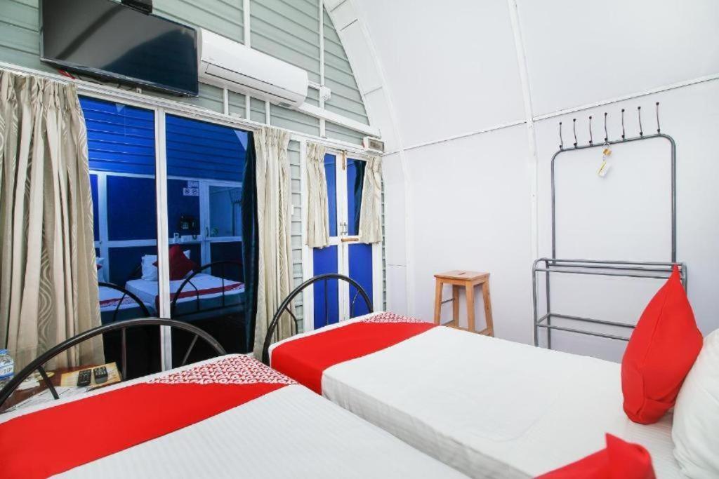 A4 Hostel Colombo Airport - Eco Lodge - Free Pickup & Drop 카투나야크 외부 사진