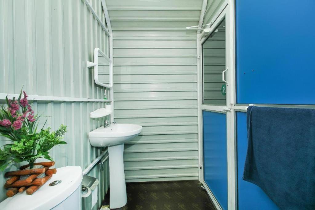 A4 Hostel Colombo Airport - Eco Lodge - Free Pickup & Drop 카투나야크 외부 사진